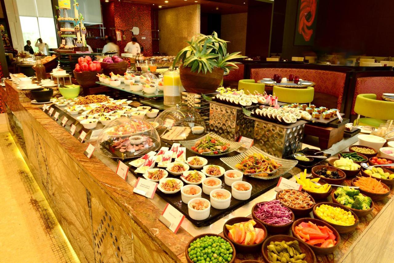 古瓦哈提丽笙酒店 外观 照片 A salad bar