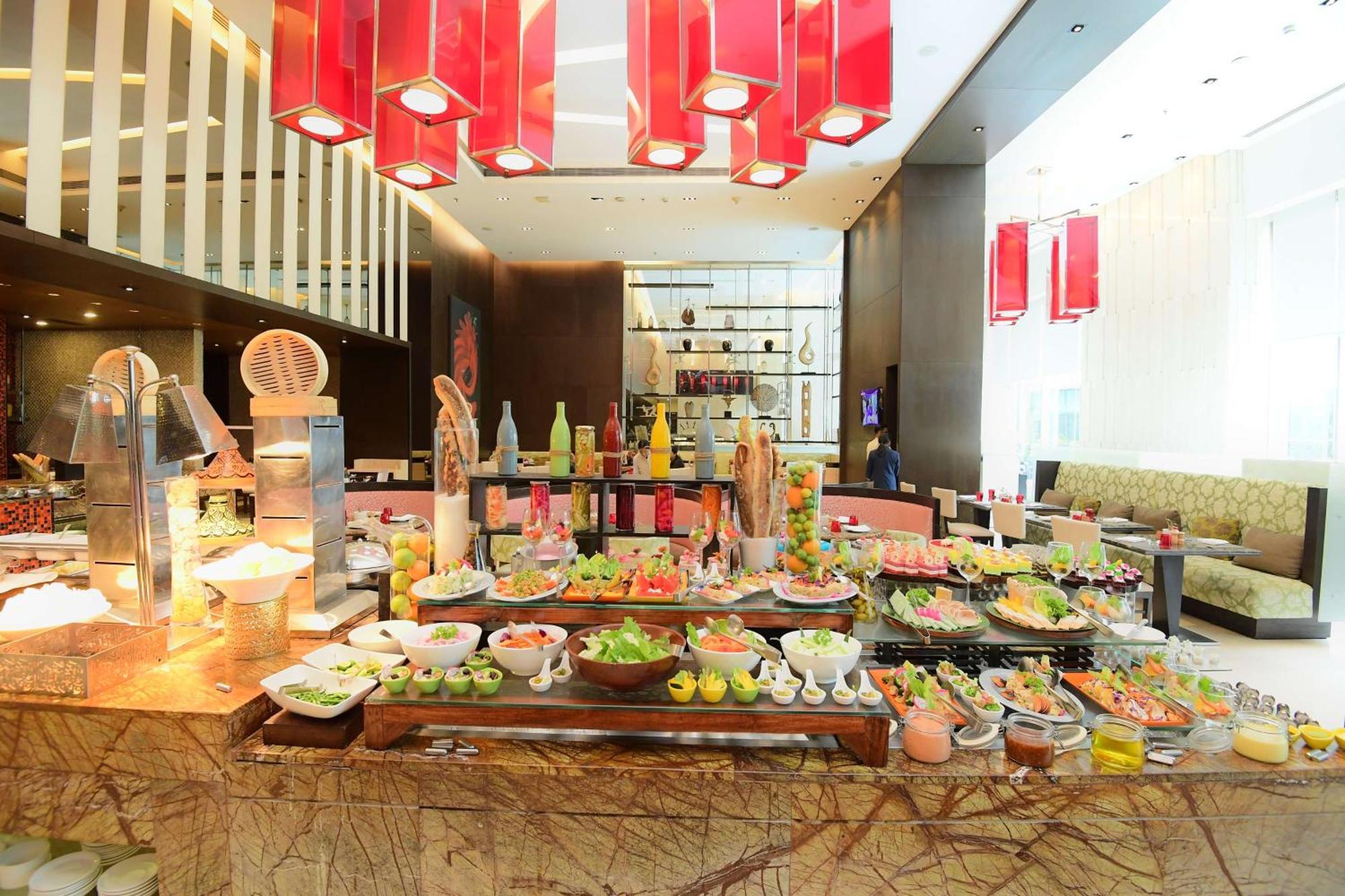 古瓦哈提丽笙酒店 外观 照片 A salad bar