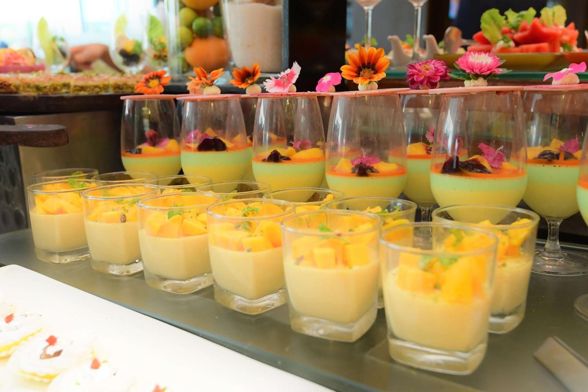 古瓦哈提丽笙酒店 外观 照片 Mango pudding