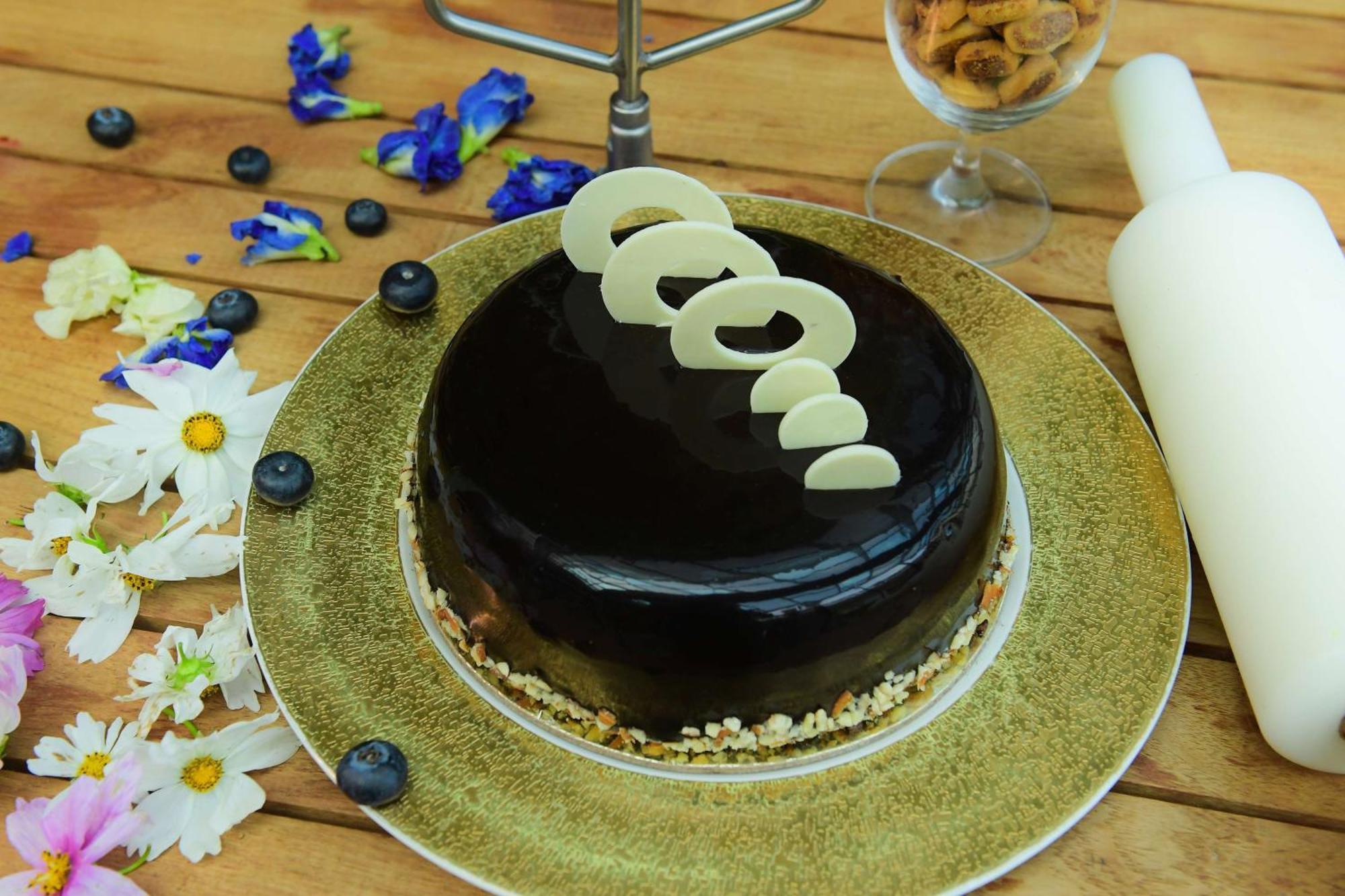 古瓦哈提丽笙酒店 外观 照片 A chocolate cake